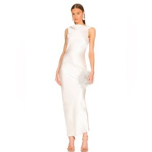 The Bar Pierre dress in white - classy, chic and sexy!